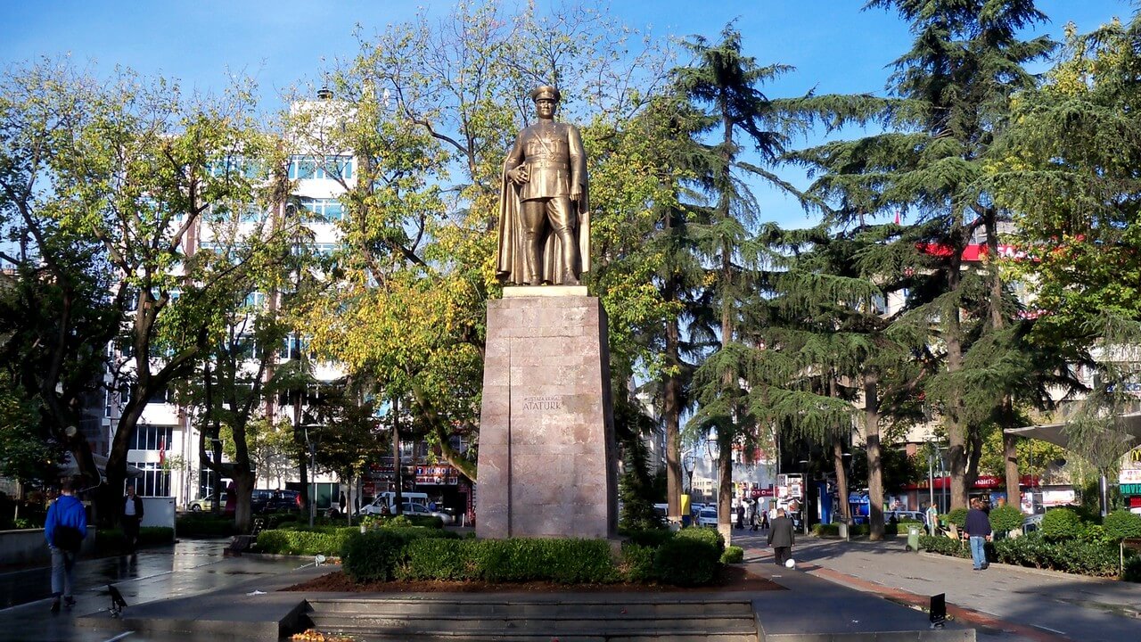 ميدان طرابزون (أتاتورك)